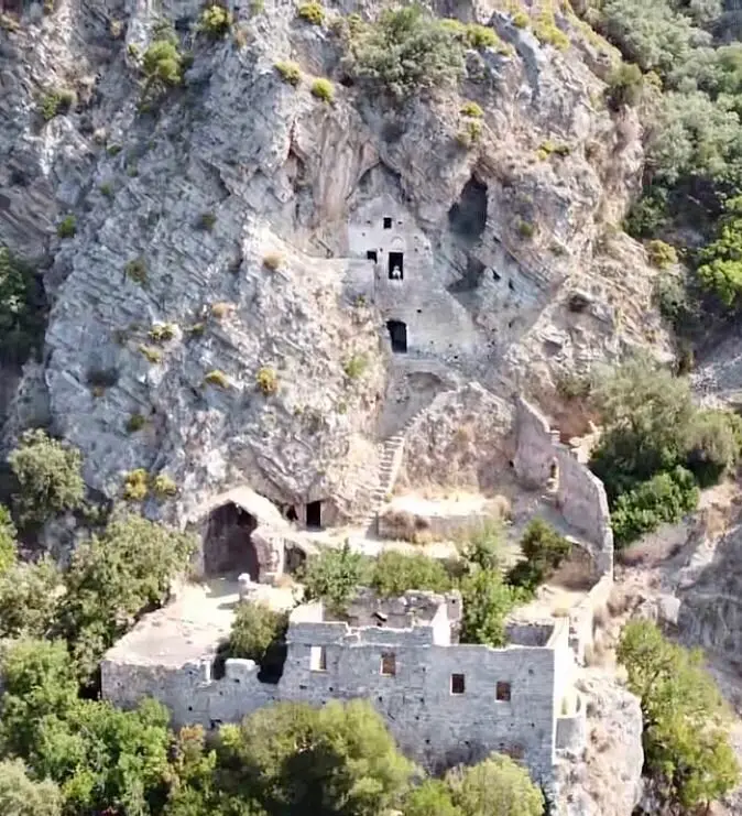Afkule Manastırı
